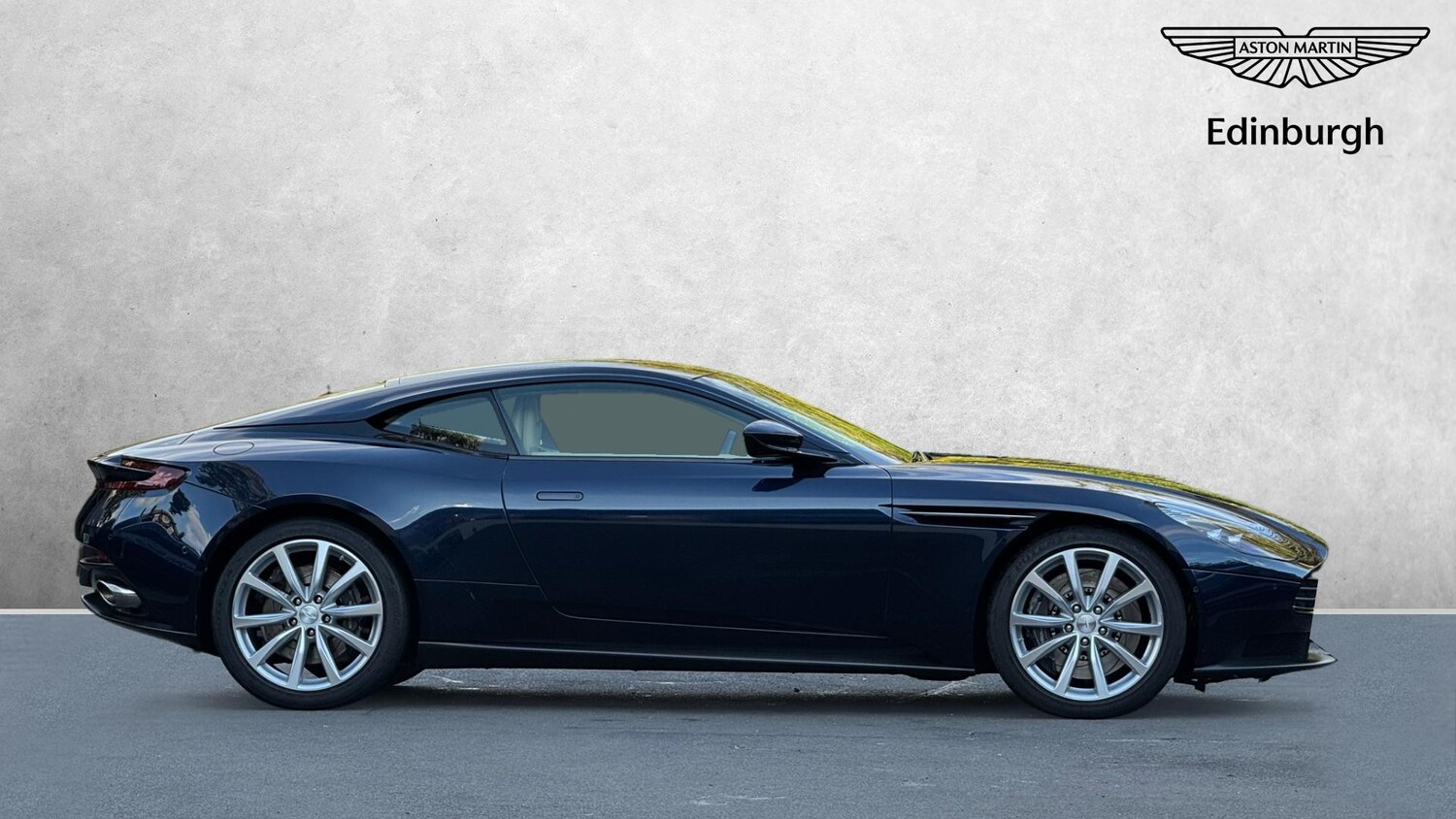 Used Aston Martin DB11 2023 for sale - 75899032: Photo 13
