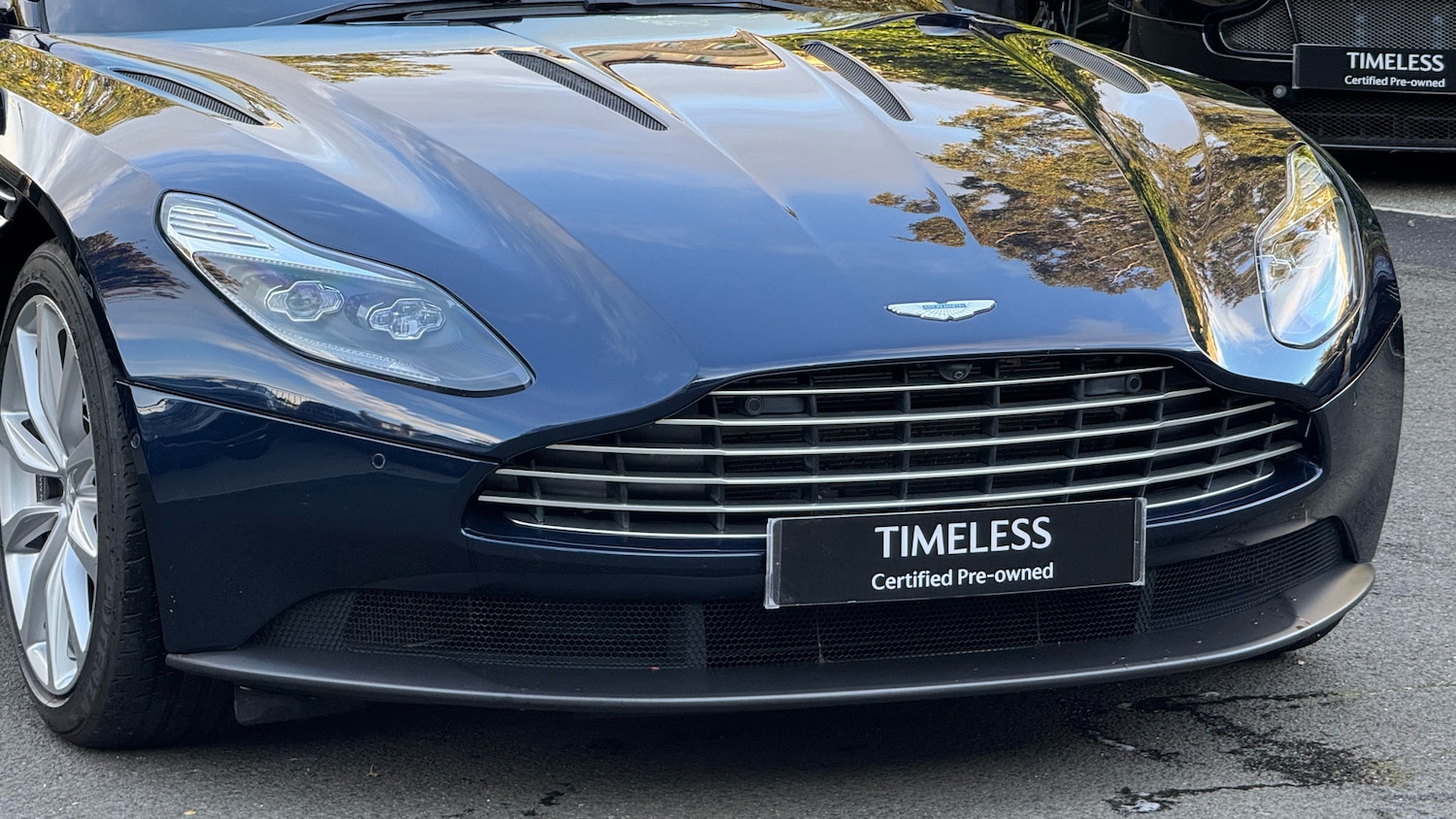 Used Aston Martin DB11 2023 for sale - 75899032: Photo 15