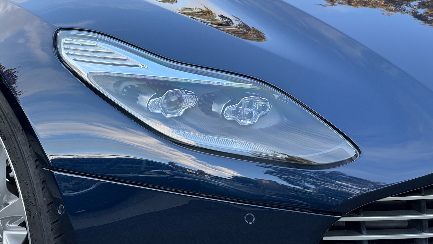 Used Aston Martin DB11 2023 for sale - 75899032: Photo 19