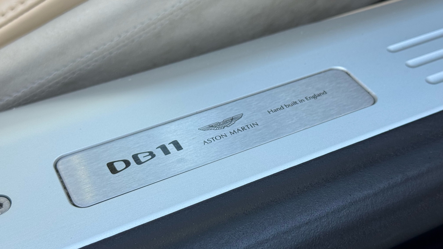 Used Aston Martin DB11 2023 for sale - 75899032: Photo 21