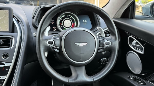 Used Aston Martin DB11 2018 for sale - 76305223: Photo 11