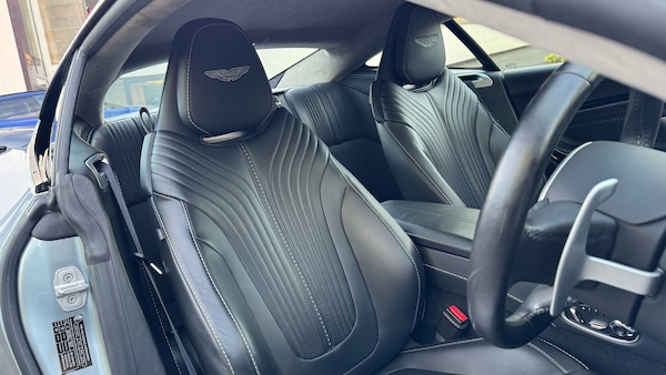 Used Aston Martin DB11 2018 for sale - 76305223: Photo 12