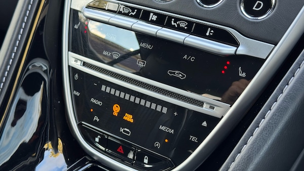 Used Aston Martin DB11 2018 for sale - 76305223: Photo 17