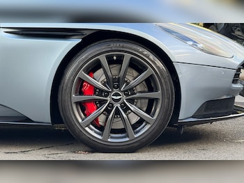 Used Aston Martin DB11 2018 for sale - 76305223: Photo 4