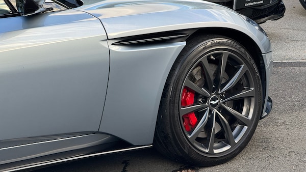 Used Aston Martin DB11 2018 for sale - 76305223: Photo 9