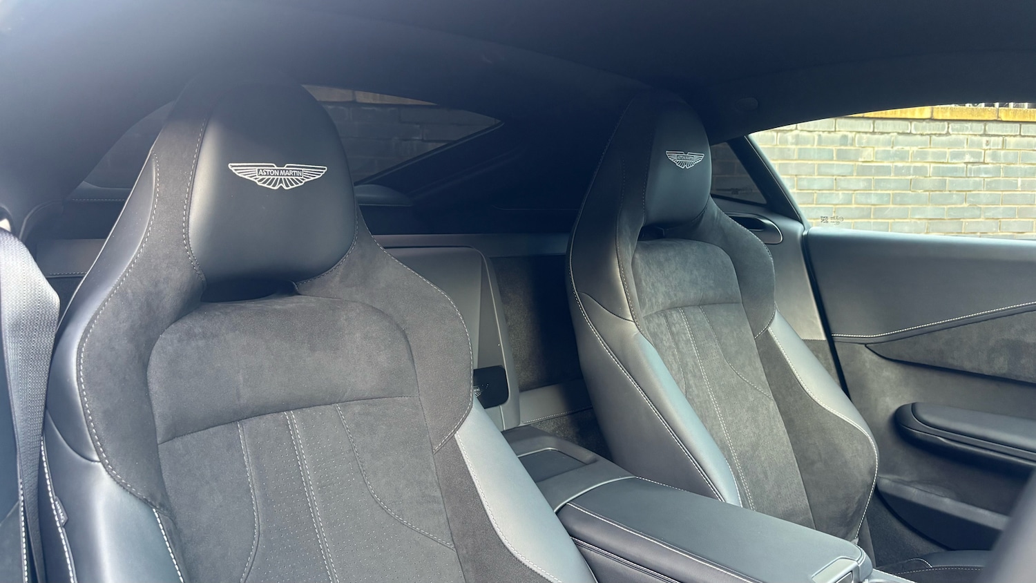 Used Aston Martin Vantage for sale - 77954163: Photo 11