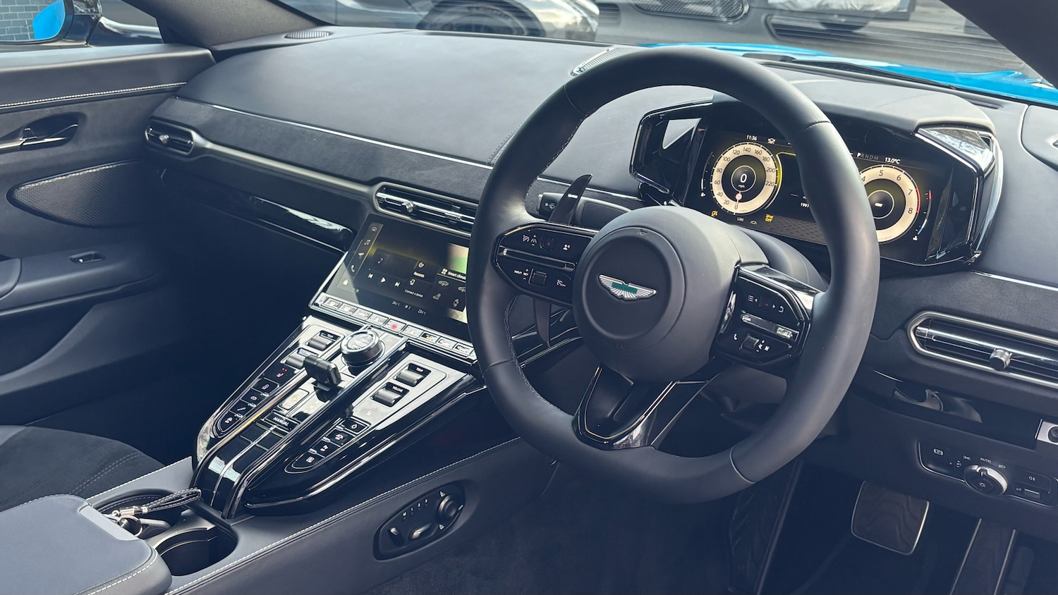 Used Aston Martin Vantage for sale - 77954163: Photo 3