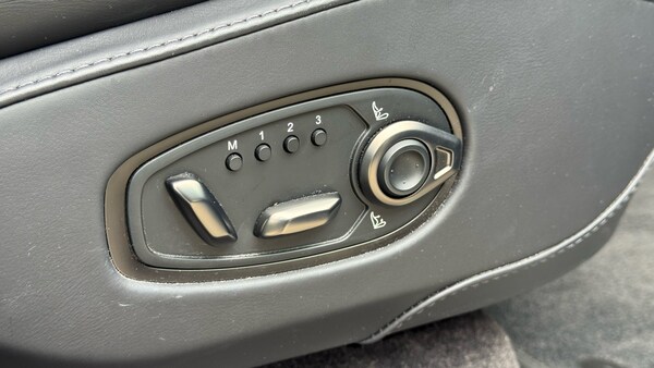 Used Aston Martin DBX 2022 for sale - 75349402: Photo 22
