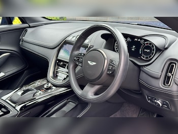 Used Aston Martin DBX 2022 for sale - 75349402: Photo