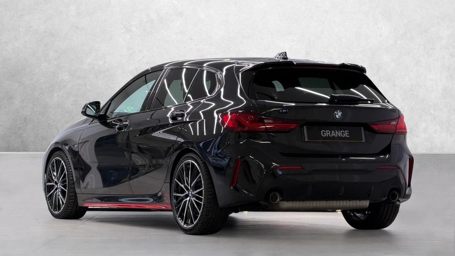 Used BMW 1 Series 2023 for sale - 77173245: Photo 2