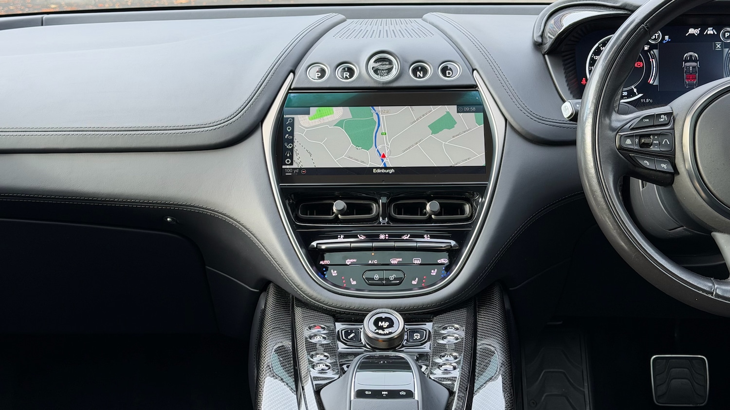 Used Aston Martin DBX 2022 for sale - 76536402: Photo 10