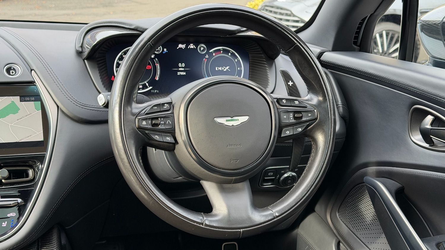 Used Aston Martin DBX 2022 for sale - 76536402: Photo 11
