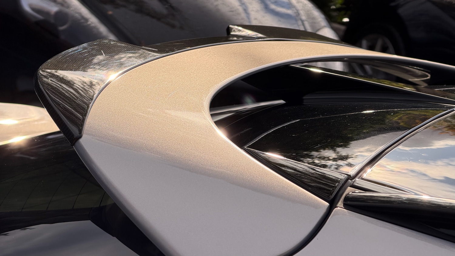 Used Aston Martin DBX 2022 for sale - 76536402: Photo 16