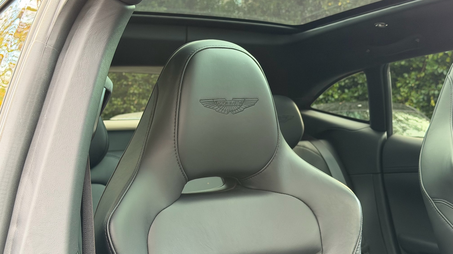 Used Aston Martin DBX 2022 for sale - 76536402: Photo 5