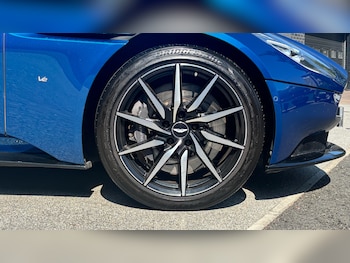 Used Aston Martin DB11 2017 for sale - 79314466: Photo