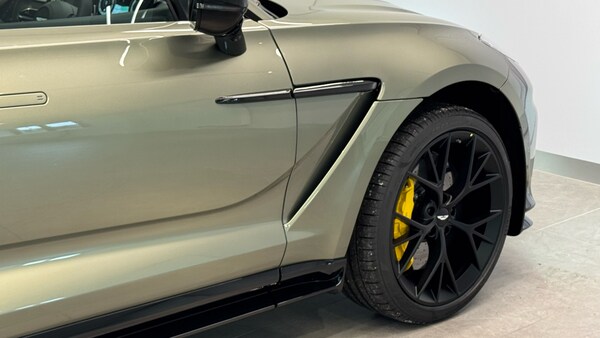 Used Aston Martin DBX 2025 for sale - 76257908: Photo 9