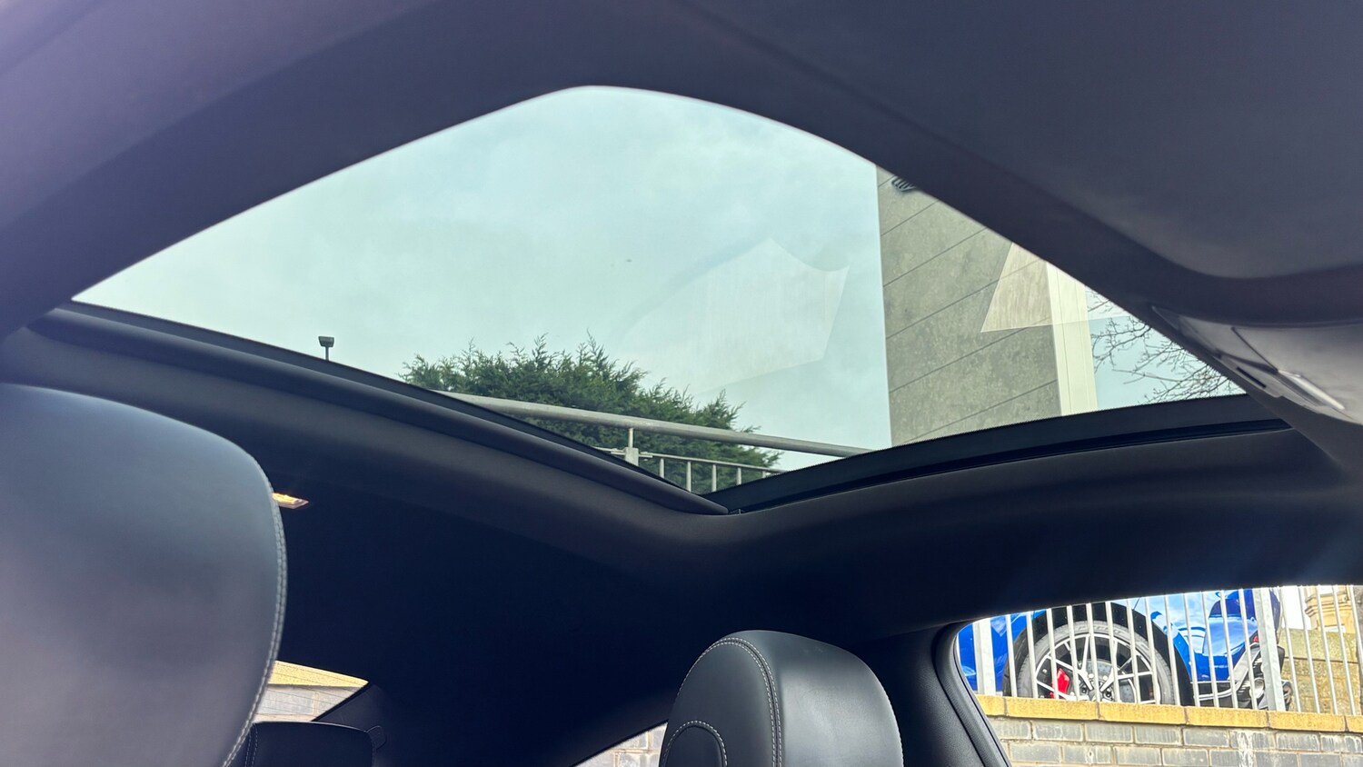 Used Mercedes-Benz C Class 2018 for sale - 77643500: Photo 15