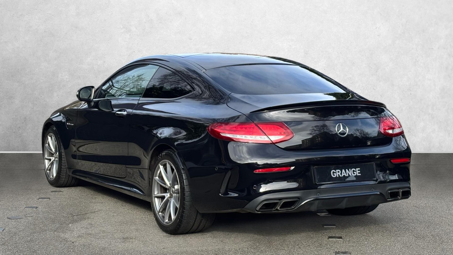 Used Mercedes-Benz C Class 2018 for sale - 77643500: Photo 2