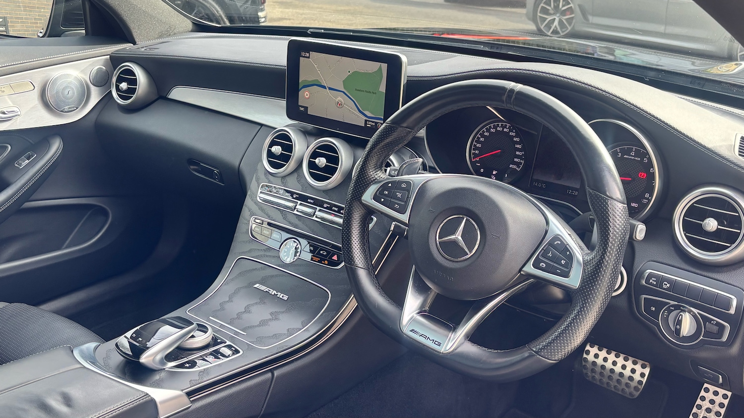 Used Mercedes-Benz C Class 2018 for sale - 77643500: Photo 3