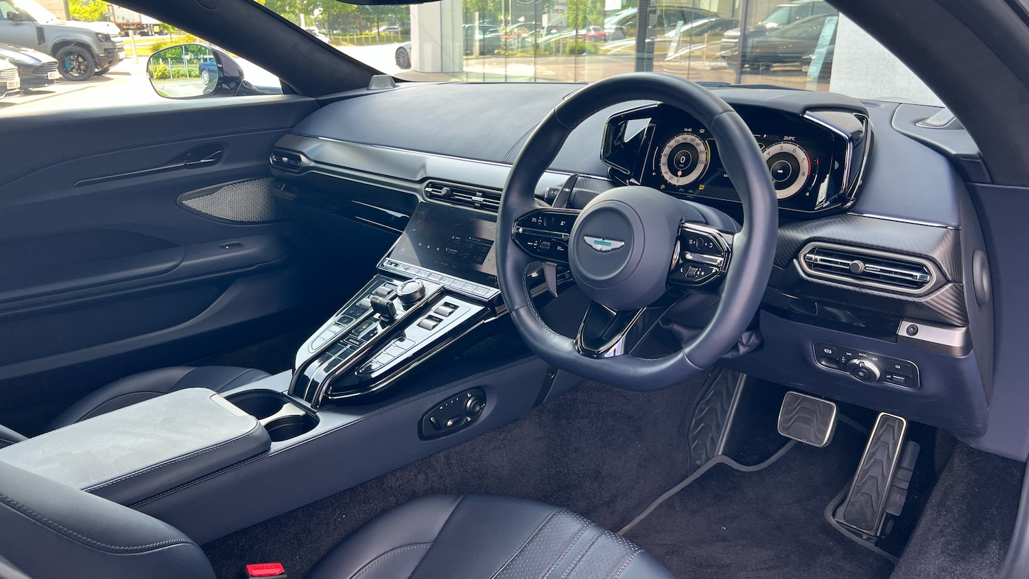 Used Aston Martin Vantage 2024 for sale - 77906321: Photo 3