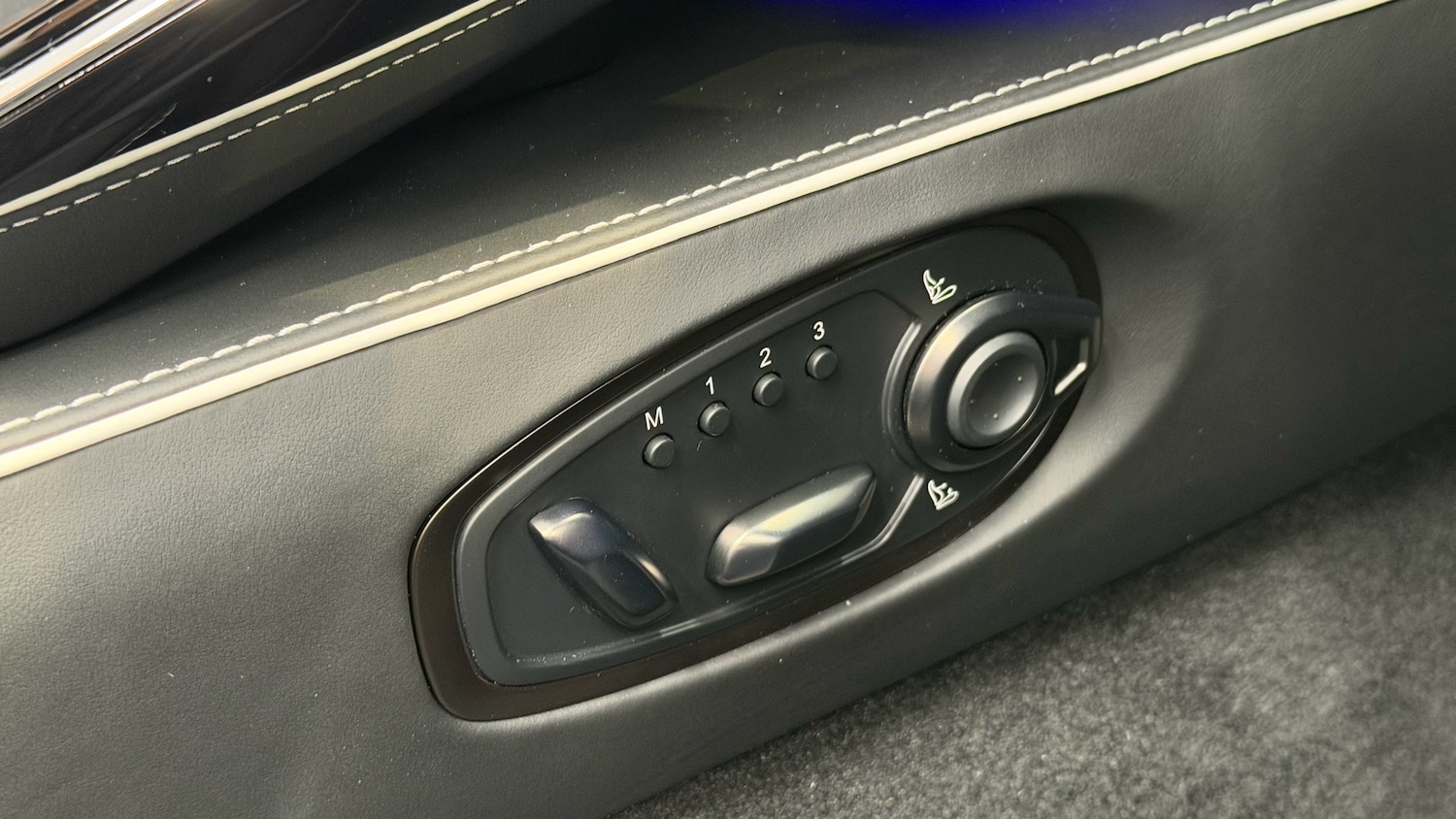 Used Aston Martin Vantage for sale - 77370556: Photo 22