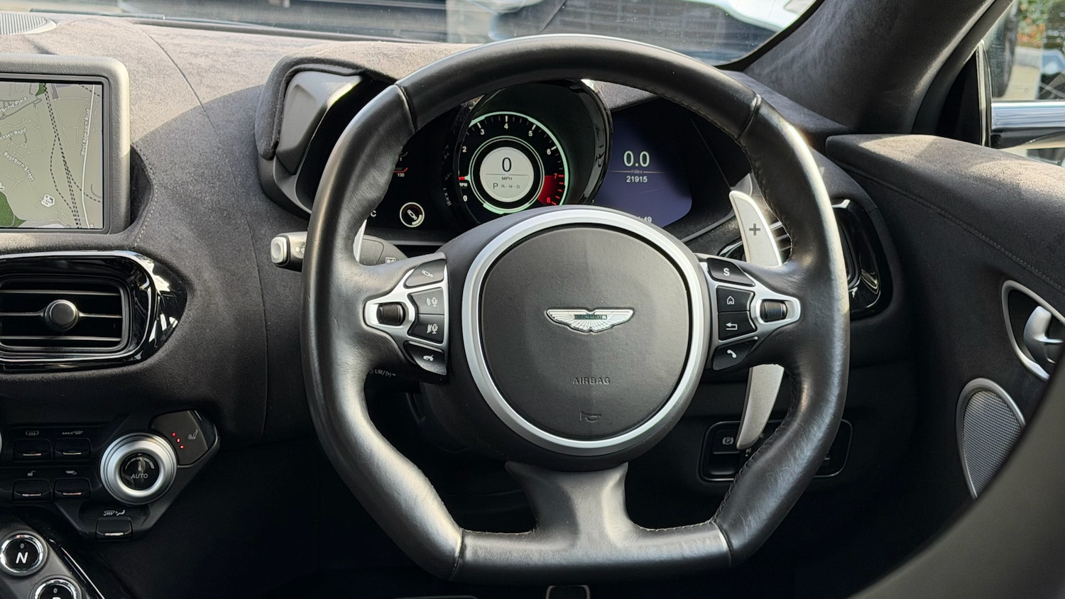 Used Aston Martin Vantage for sale - 76149106: Photo 11