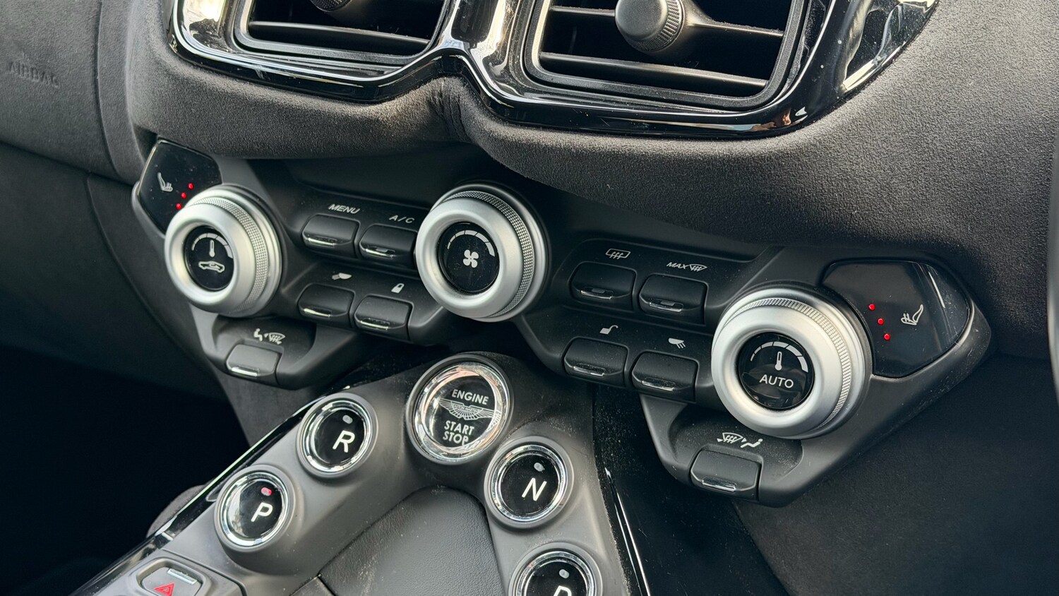 Used Aston Martin Vantage for sale - 76149106: Photo 18