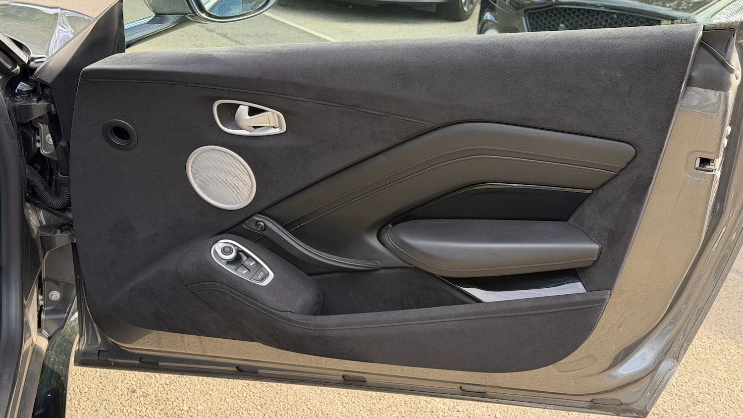 Used Aston Martin Vantage for sale - 76149106: Photo 20