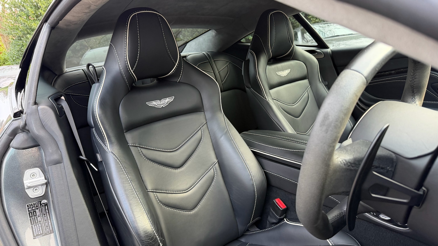 Used Aston Martin DBS 2019 for sale - 77065531: Photo 12