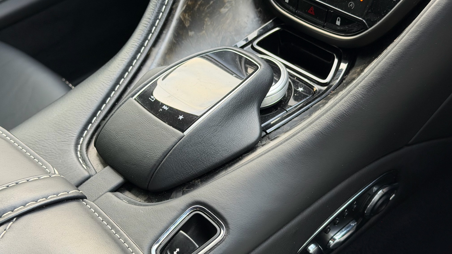 Used Aston Martin DBS 2019 for sale - 77065531: Photo 25