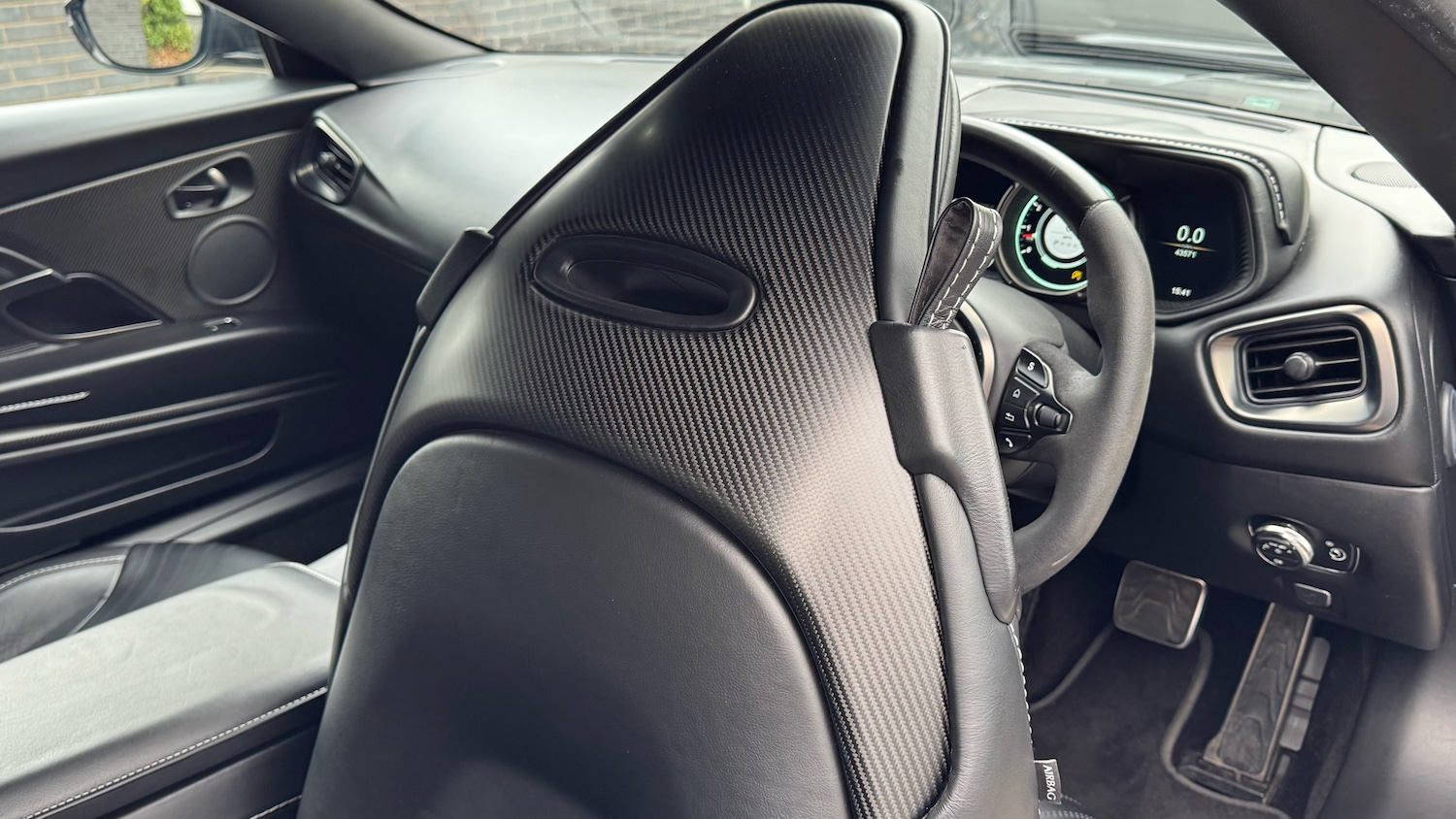 Used Aston Martin DB11 2019 for sale - 76164851: Photo 21