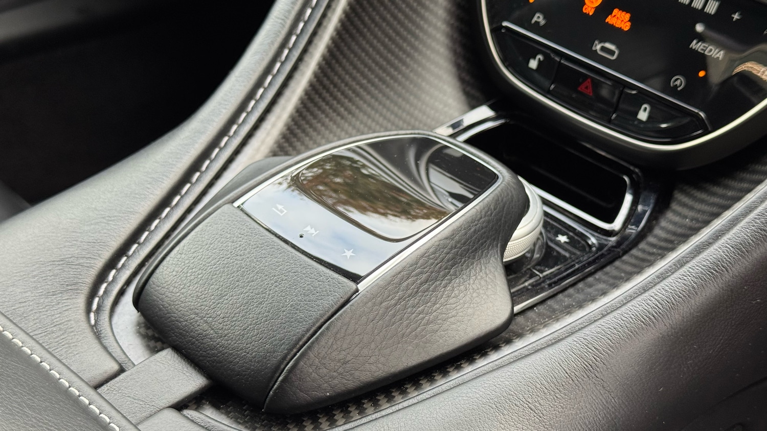 Used Aston Martin DB11 2019 for sale - 76164851: Photo 24