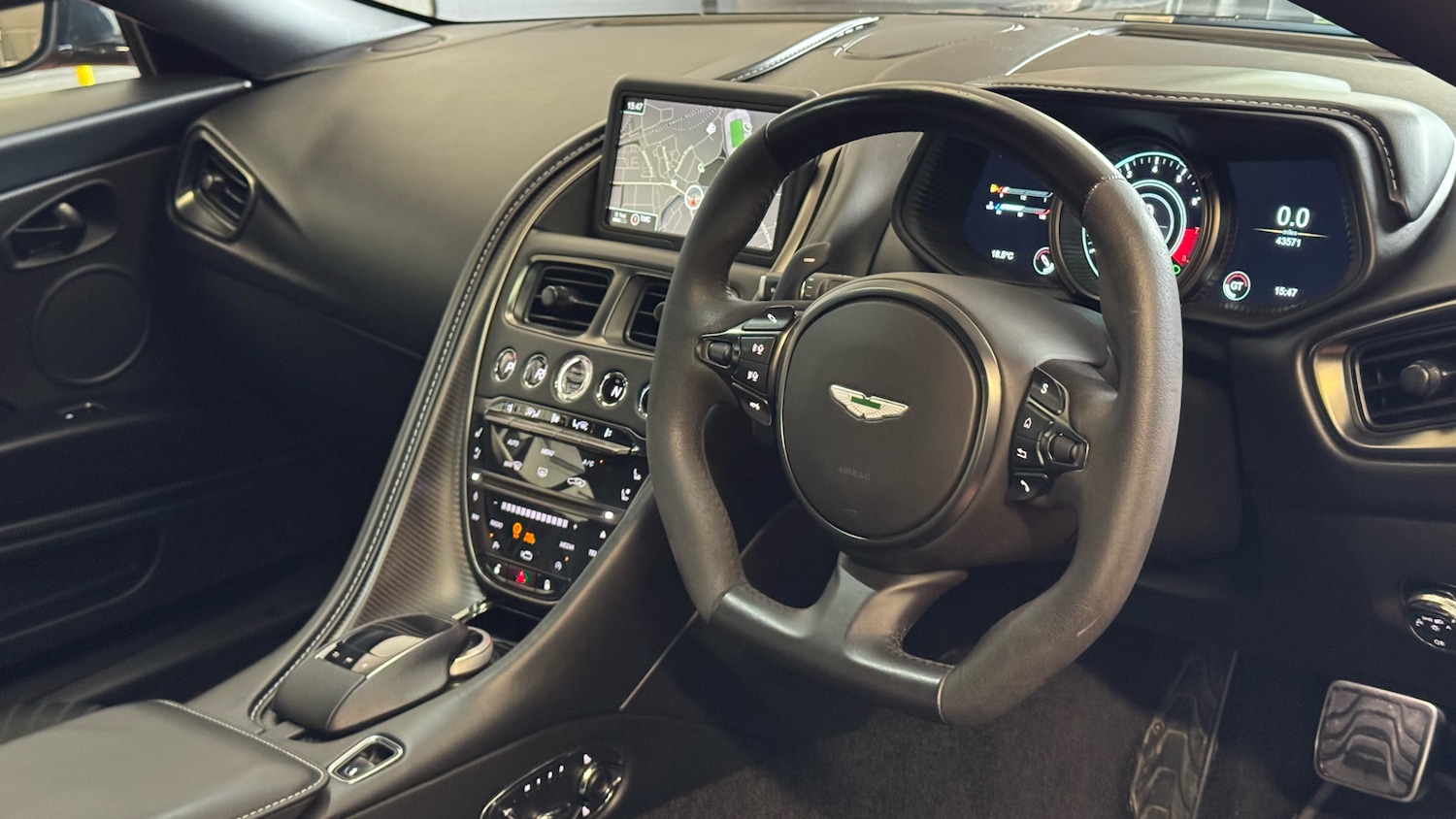 Used Aston Martin DB11 2019 for sale - 76164851: Photo 3