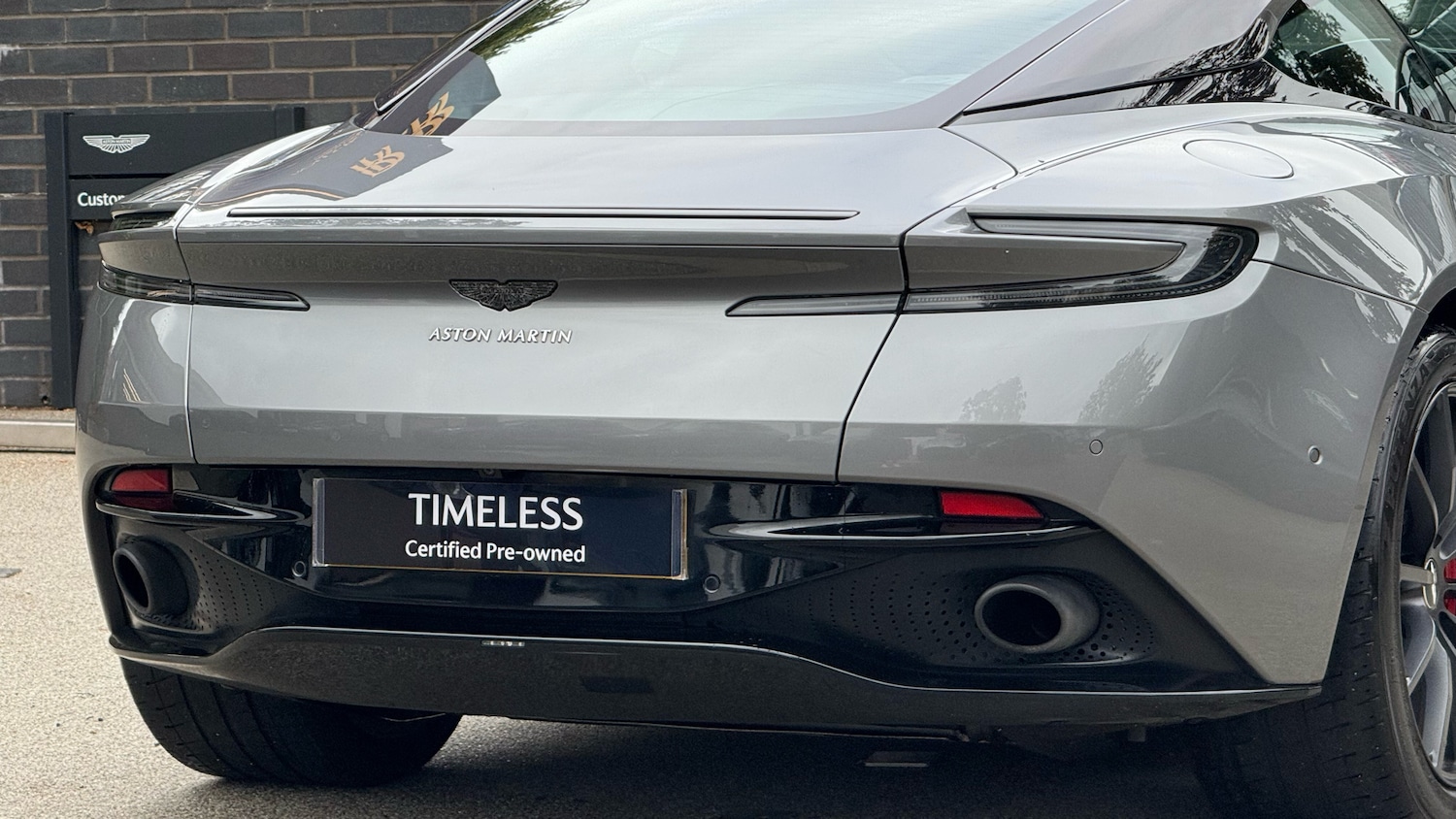 Used Aston Martin DB11 2019 for sale - 76164851: Photo 8