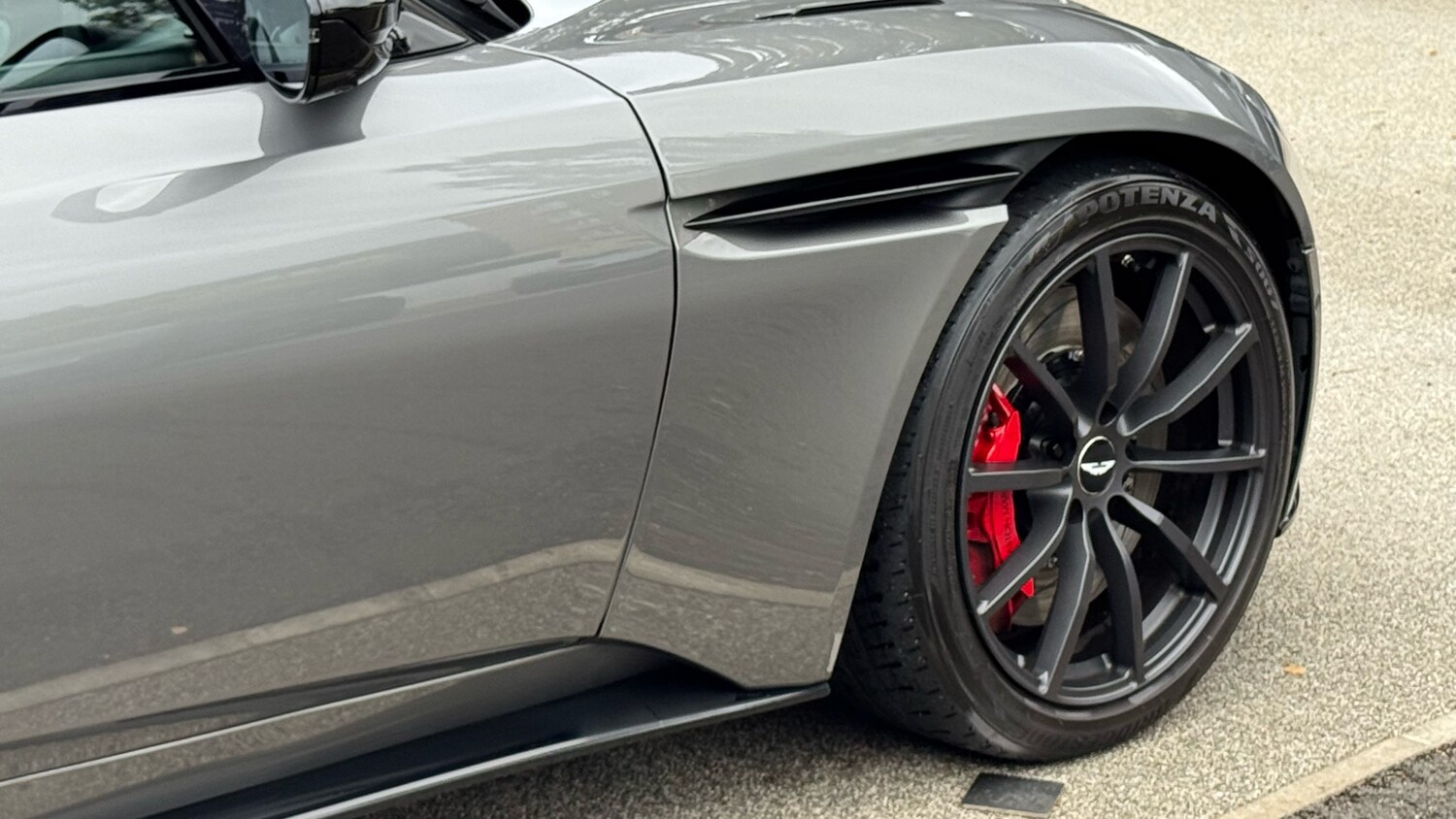 Used Aston Martin DB11 2019 for sale - 76164851: Photo 9