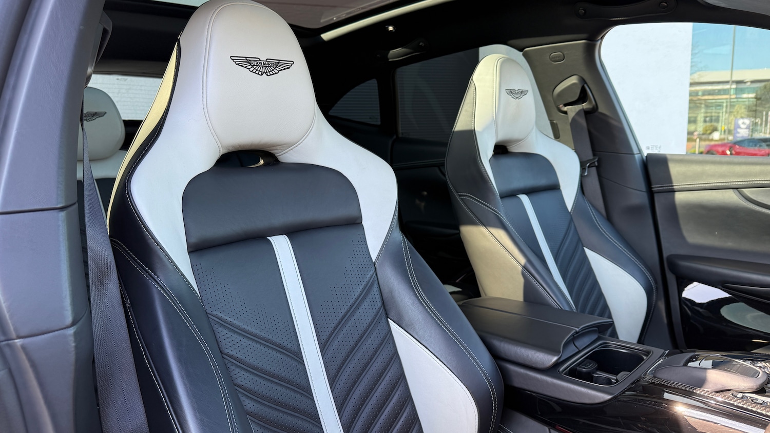 Used Aston Martin DBX for sale - 77837105: Photo 12