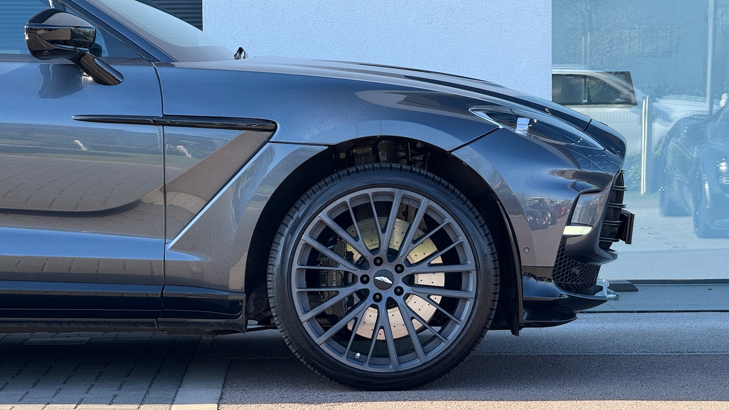 Used Aston Martin DBX for sale - 77837105: Photo 4