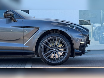 Used Aston Martin DBX 2022 for sale - 77837105: Photo
