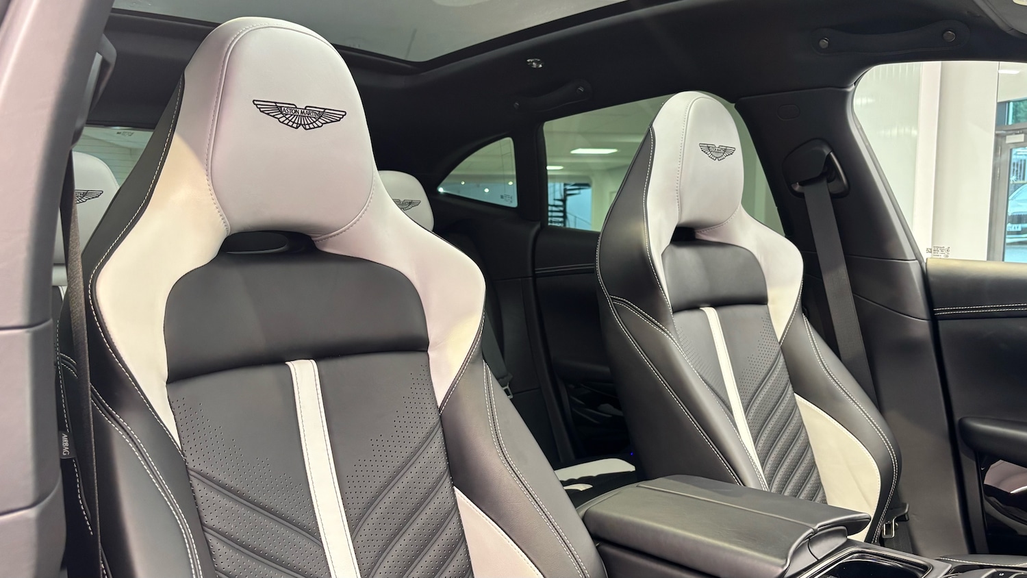 Used Aston Martin DBX for sale - 77303545: Photo 12