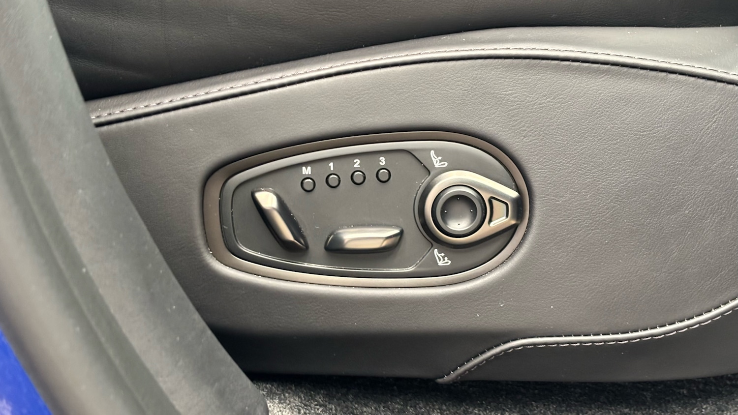 Used Aston Martin DBX for sale - 77303545: Photo 22