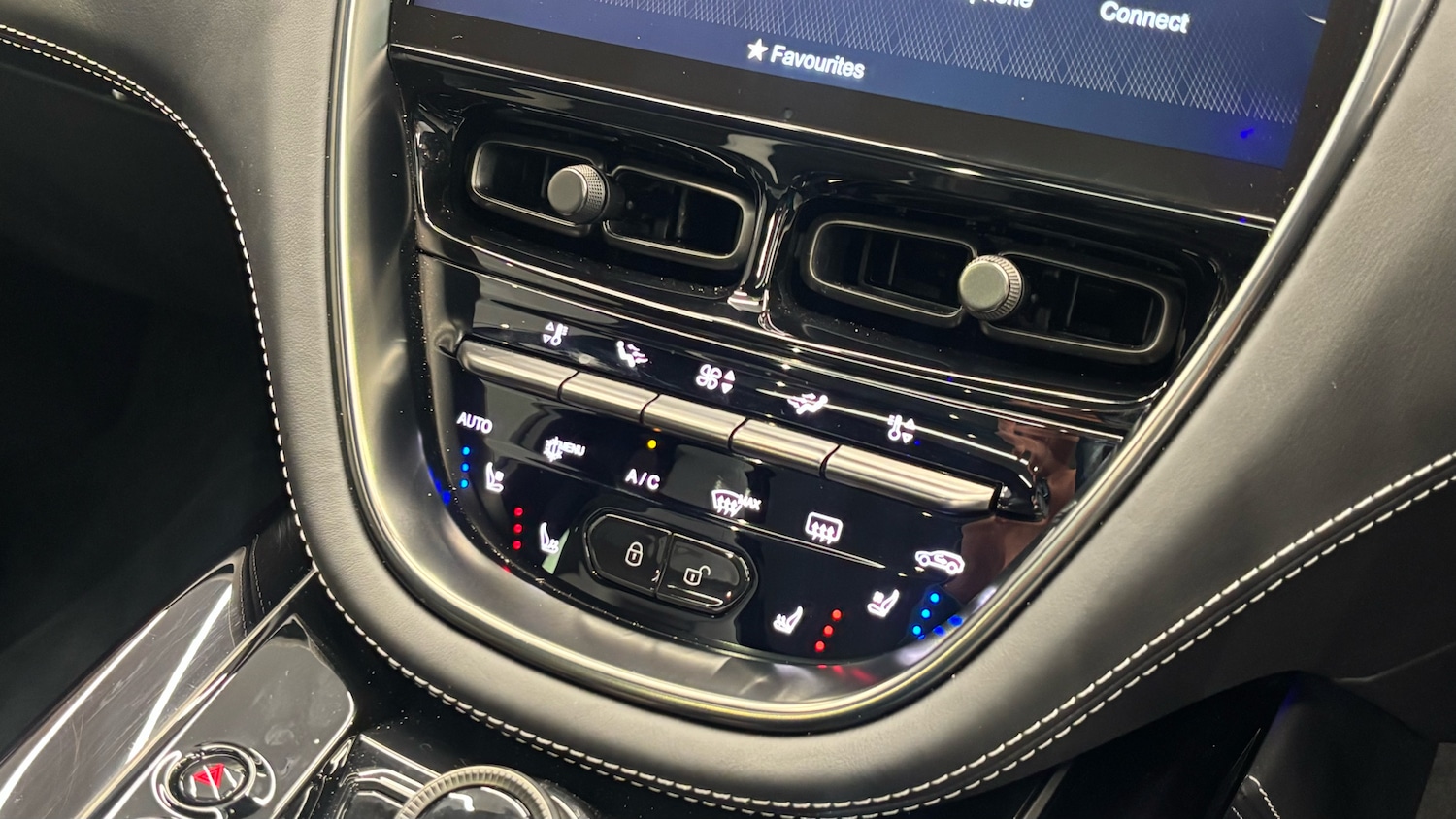 Used Aston Martin DBX for sale - 77303545: Photo 24