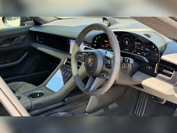 Used Porsche Taycan 2023 for sale - 78345686: Photo