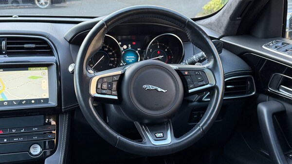 Used Jaguar F-Pace 2020 for sale - 76164878: Photo 11