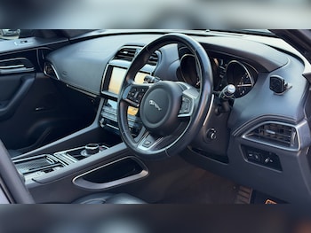 Used Jaguar F-Pace 2020 for sale - 76164878: Photo 3