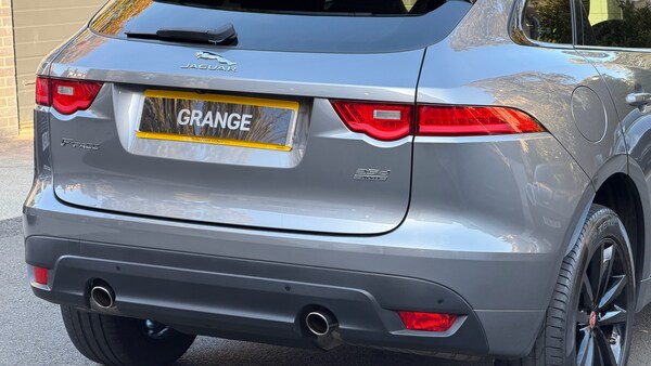 Used Jaguar F-Pace 2020 for sale - 76164878: Photo 8
