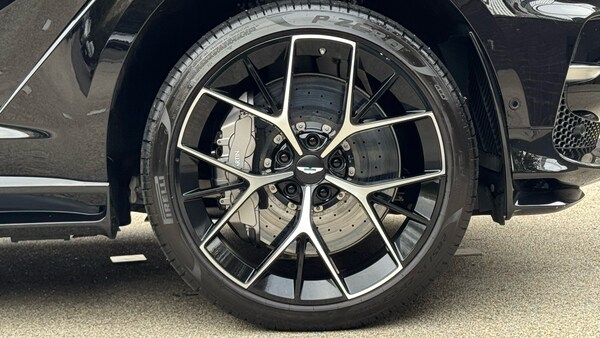 Used Aston Martin DBX 2024 for sale - 76149107: Photo 4