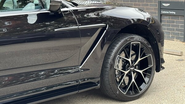 Used Aston Martin DBX 2024 for sale - 76149107: Photo 9