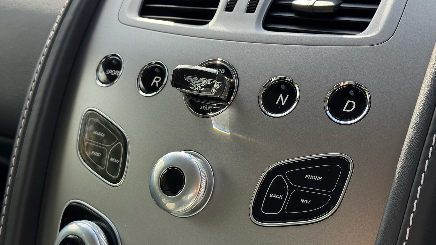 Used Aston Martin Vantage 2017 for sale - 77173269: Photo 20