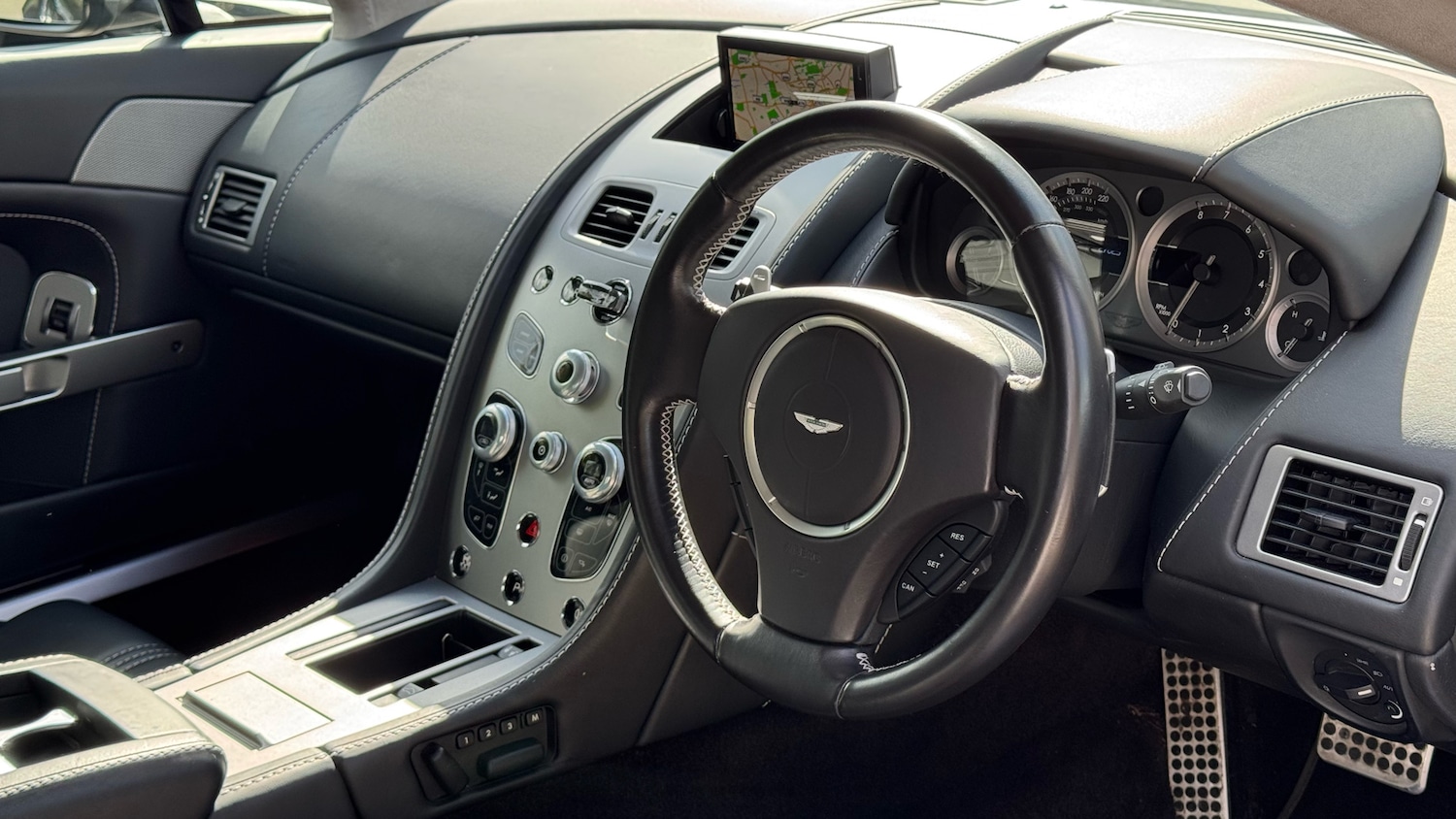 Used Aston Martin Vantage 2017 for sale - 77173269: Photo 3