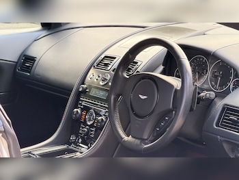 Used Aston Martin DB9 2015 for sale - 79483124: Photo